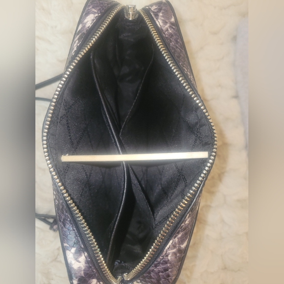 Michael Kors Crossbody - Picture 2 of 9